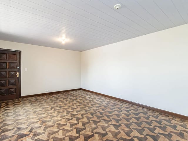 Apartamento 2 quartos e 1 banheiro, à venda, no bairro Centro em Curitiba