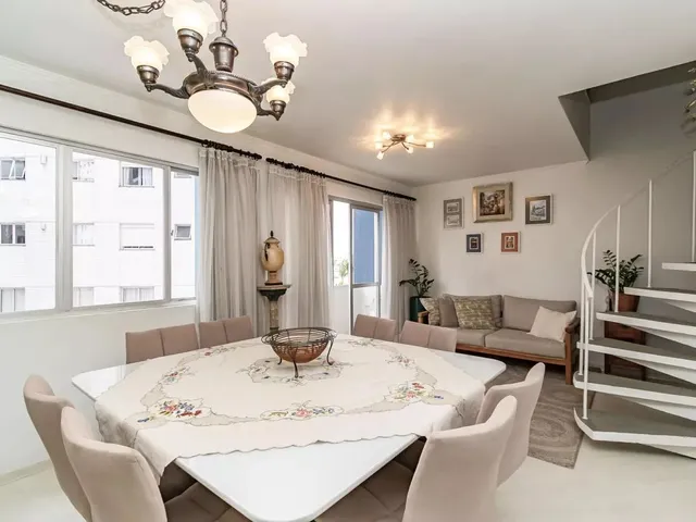 Apartamento 2 quartos e 2 banheiros, à venda, no bairro Cristo Rei em Curitiba