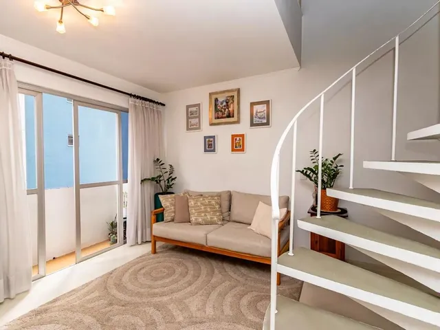 Apartamento 2 quartos e 2 banheiros, à venda, no bairro Cristo Rei em Curitiba