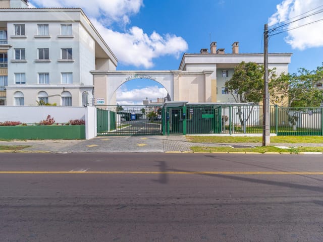 Apartamento 2 quartos e 1 banheiro, à venda, no bairro Novo Mundo em Curitiba