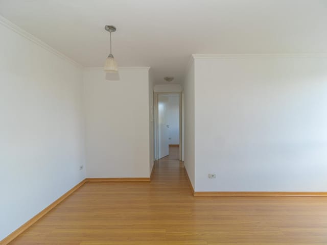 Apartamento 2 quartos e 1 banheiro, à venda, no bairro Novo Mundo em Curitiba