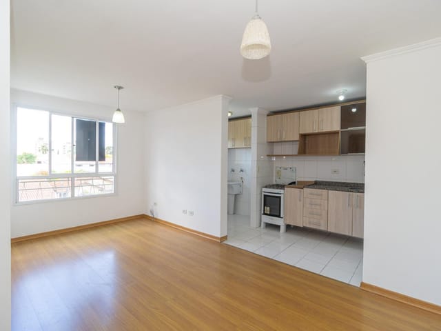 Apartamento 2 quartos e 1 banheiro, à venda, no bairro Novo Mundo em Curitiba