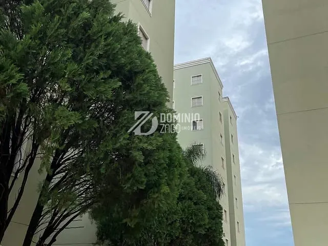 Apartamento 3 quartos e 2 banheiros, para alugar, no bairro Centro em Uberaba