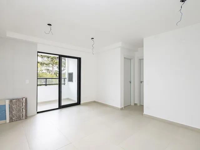 Apartamento 2 quartos e 1 banheiro, à venda, no bairro Campo Comprido em Curitiba