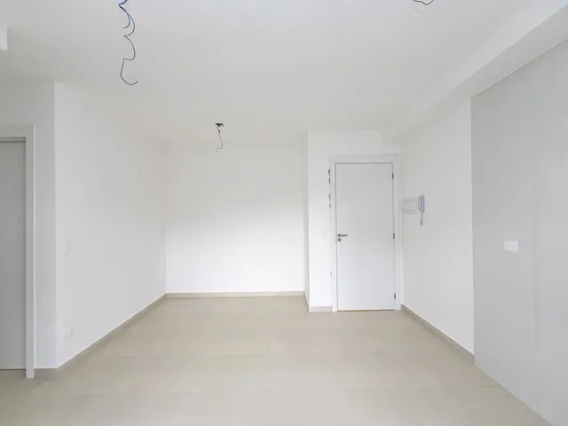 Apartamento 2 quartos e 1 banheiro, à venda, no bairro Campo Comprido em Curitiba