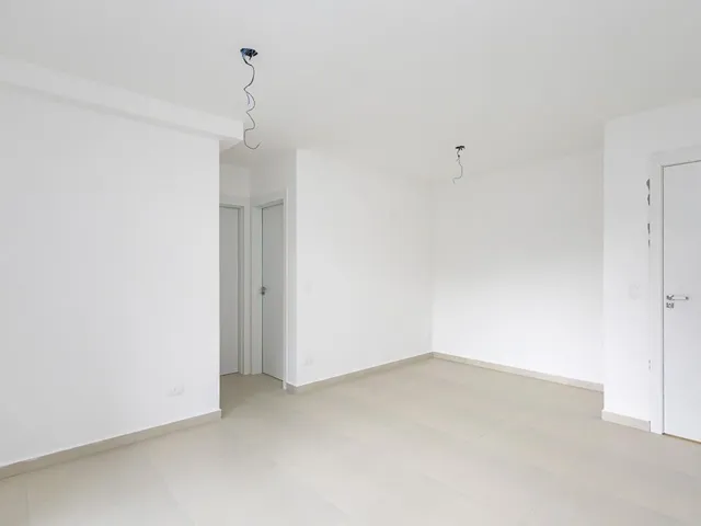 Apartamento 2 quartos e 1 banheiro, à venda, no bairro Campo Comprido em Curitiba