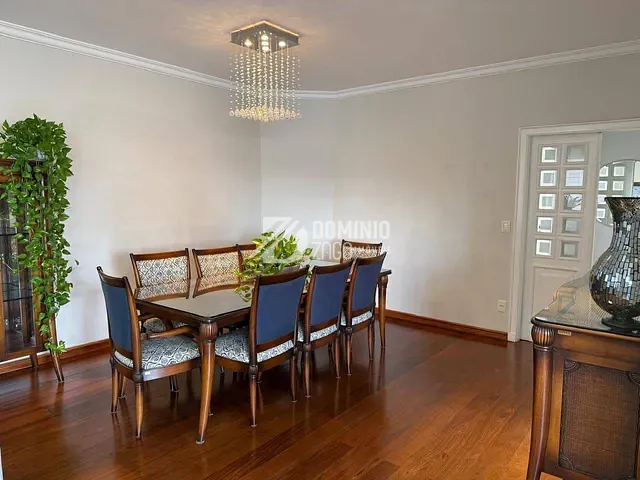 Apartamento 3 quartos e 5 banheiros, à venda ou para alugar, no bairro São Sebastião em Uberaba