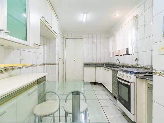 Apartamento 3 quartos e 3 banheiros, à venda, no bairro Cabral em Curitiba