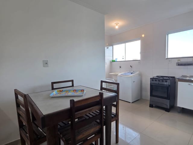 Apartamento 2 quartos e 2 banheiros, para alugar, no bairro Ingleses do Rio Vermelho em Florianópolis