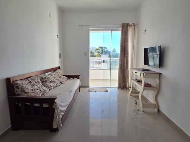 Apartamento 2 quartos e 2 banheiros, para alugar, no bairro Ingleses do Rio Vermelho em Florianópolis