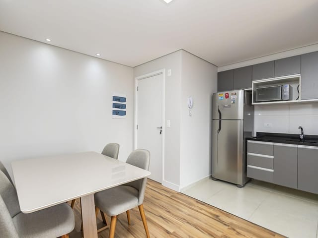 Apartamento 2 quartos e 1 banheiro, à venda, no bairro Tingui em Curitiba