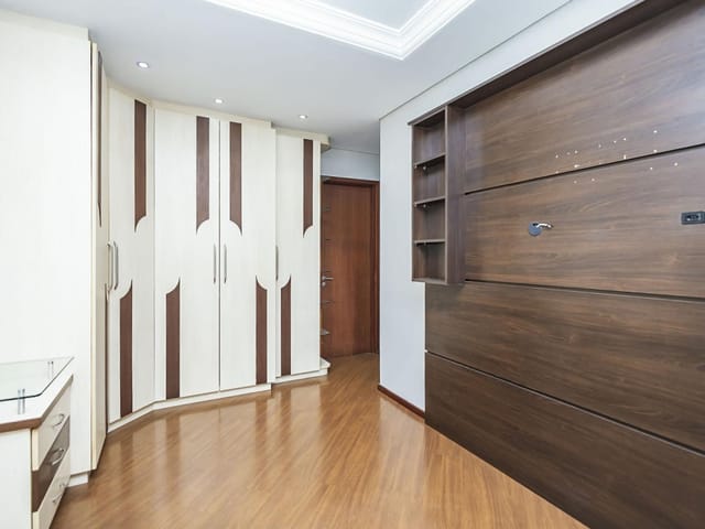 Apartamento 3 quartos e 2 banheiros, à venda, no bairro Campo Comprido em Curitiba