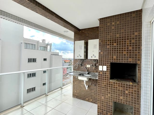 Apartamento com 175m² 3 quartos e 4 banheiros, à venda ou para alugar, no bairro Centro em Ponta Grossa