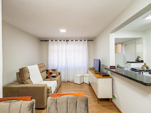 Apartamento 2 quartos e 1 banheiro, à venda, no bairro Campo Comprido em Curitiba