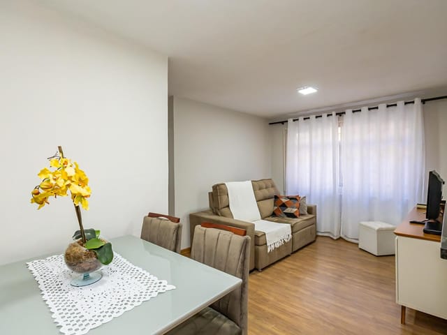 Apartamento 2 quartos e 1 banheiro, à venda, no bairro Campo Comprido em Curitiba