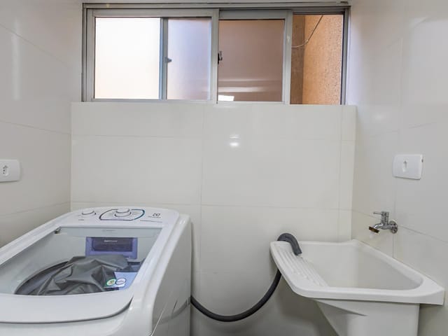 Apartamento 2 quartos e 1 banheiro, à venda, no bairro Campo Comprido em Curitiba