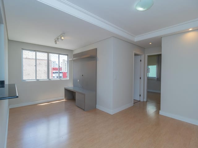 Apartamento 2 quartos e 1 banheiro, à venda, no bairro Centro em Curitiba