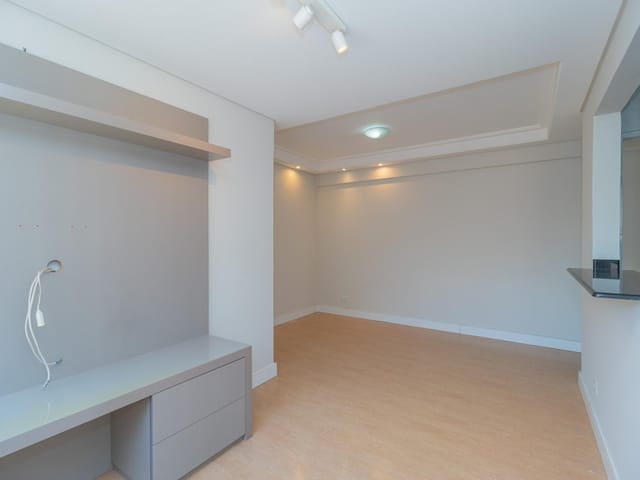Apartamento 2 quartos e 1 banheiro, à venda, no bairro Centro em Curitiba