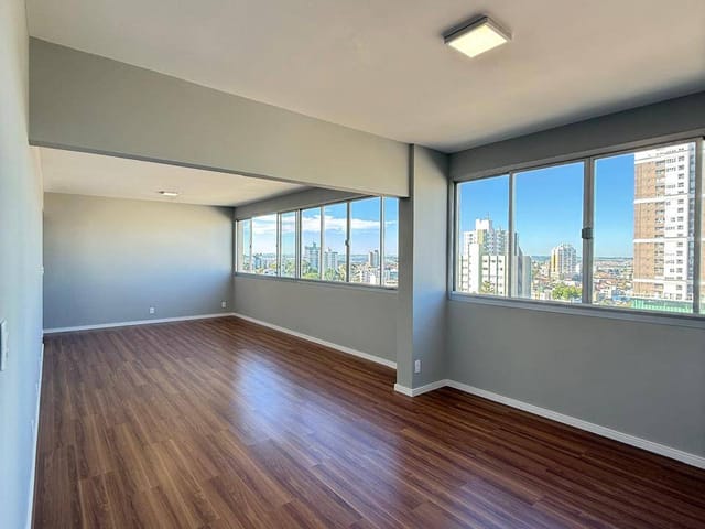 Apartamento com 120m² 3 quartos e 2 banheiros, à venda, no bairro Centro em Ponta Grossa