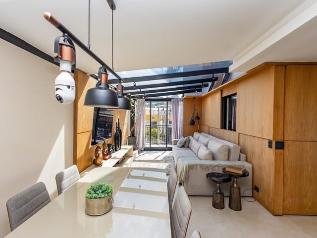 Apartamento 2 quartos e 2 banheiros, à venda, no bairro Campina do Siqueira em Curitiba