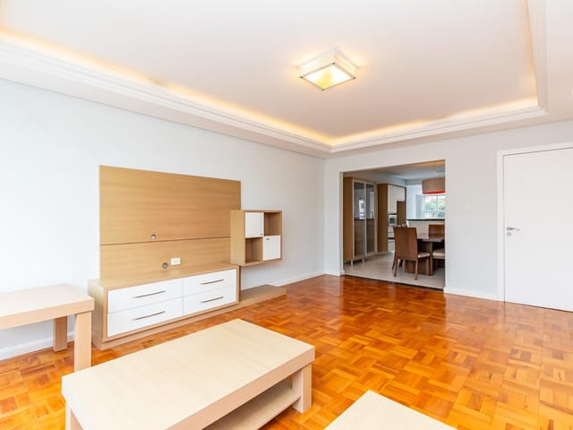 Apartamento 3 quartos e 2 banheiros, à venda, no bairro Mercês em Curitiba