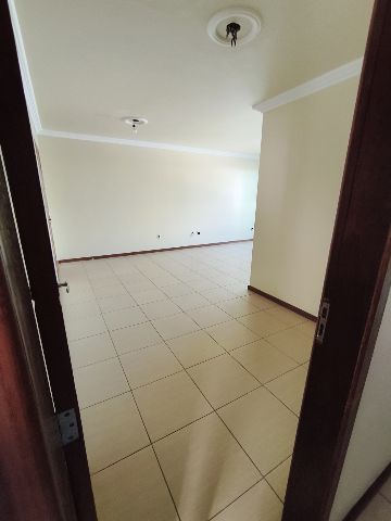 Apartamento com 138m² 4 quartos e 3 banheiros, à venda ou para alugar, no bairro Parque São Caetano em Campos dos Goytacazes