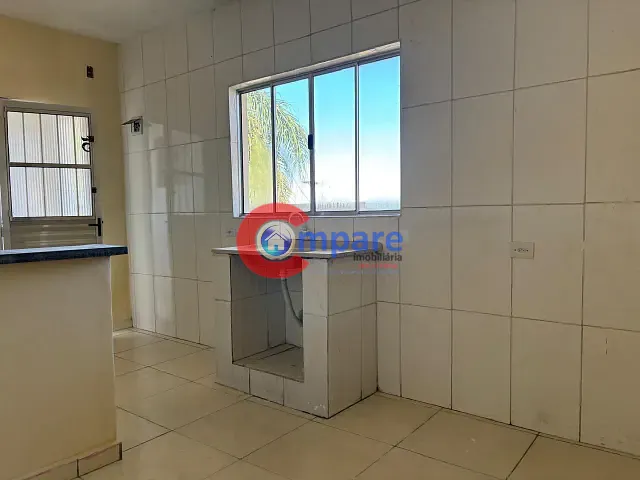 Apartamento 1 quarto e 1 banheiro, para alugar, no bairro Cidade Soberana em Guarulhos