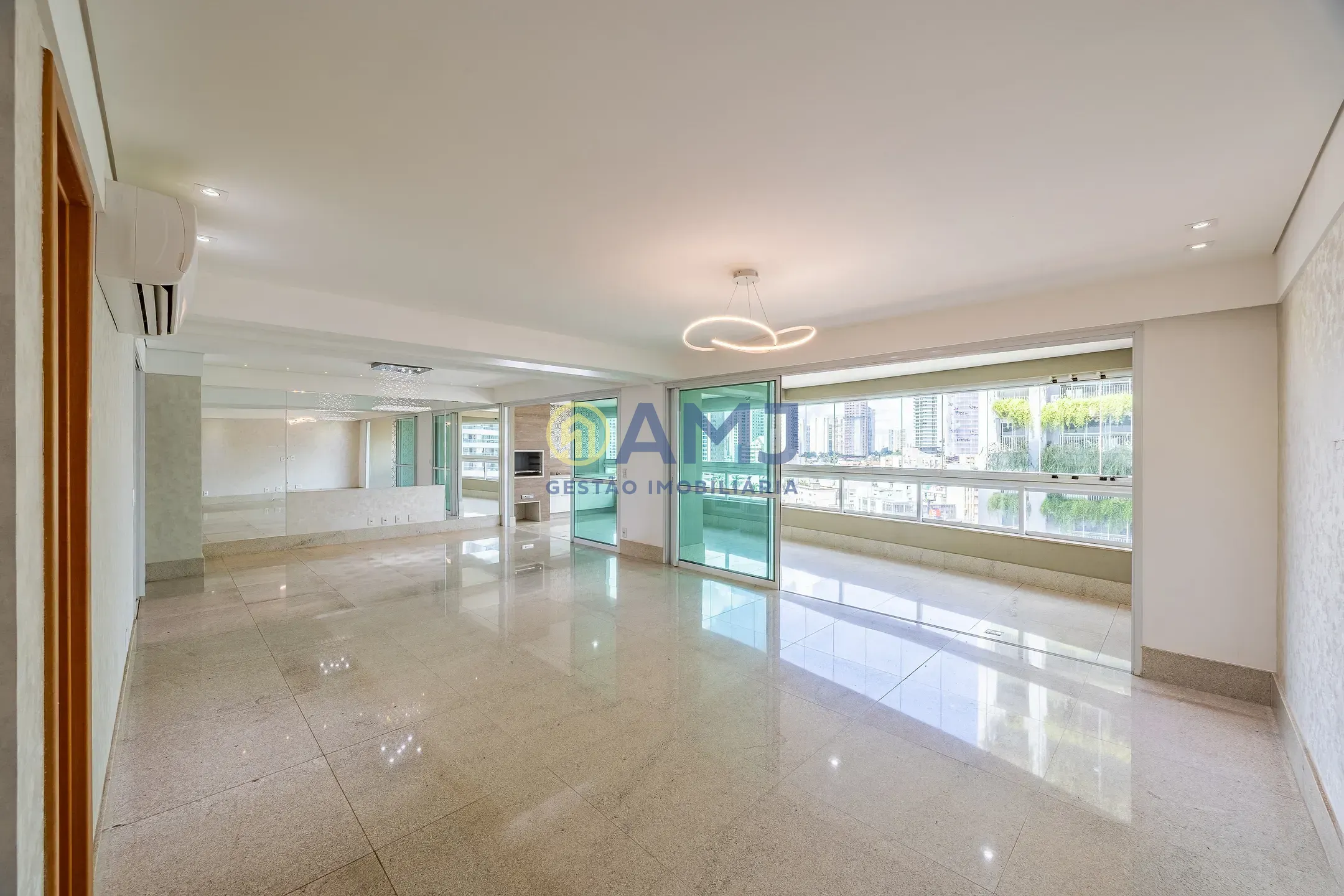 Apartamento, 3 quartos, 210 m² - Foto 1