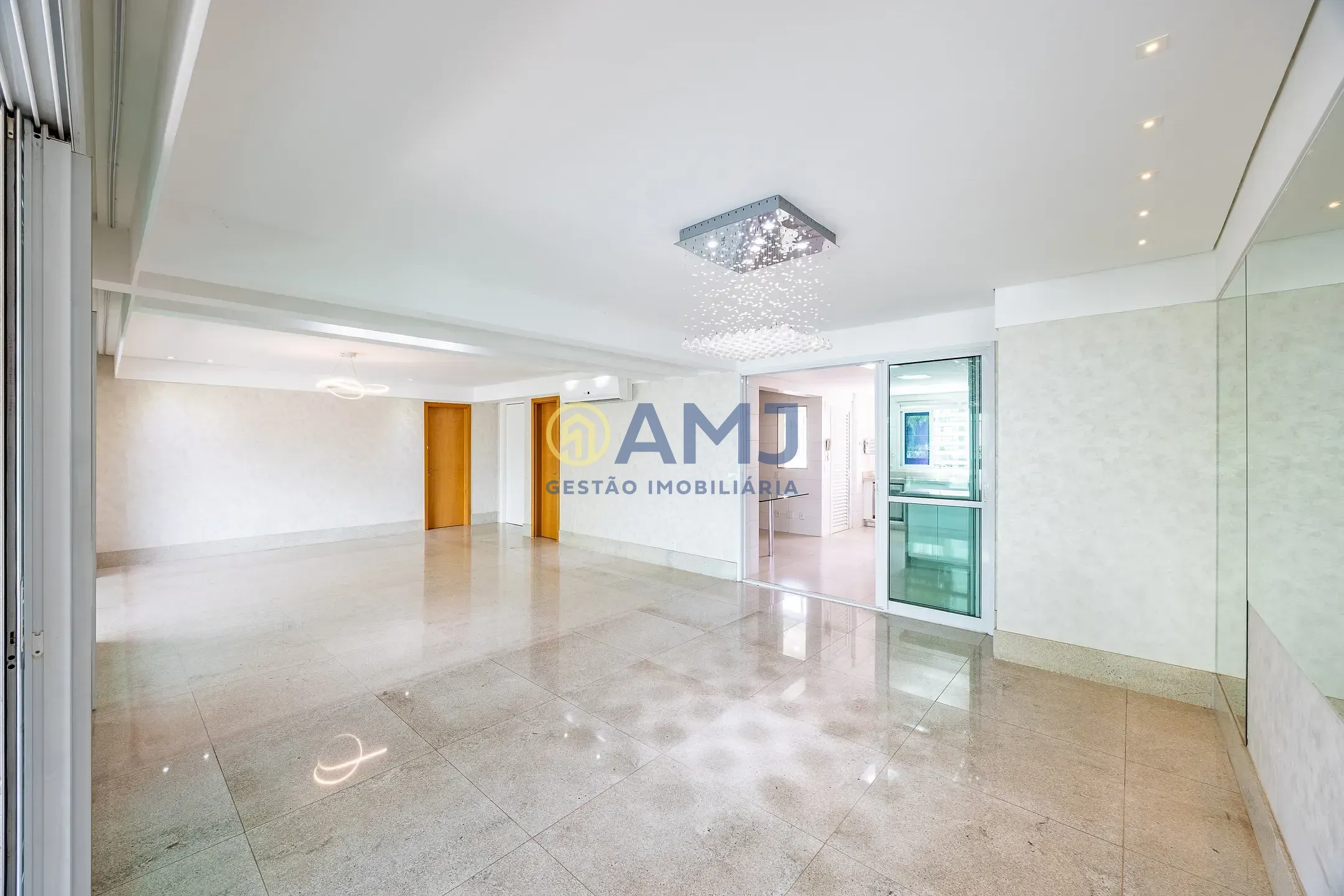 Apartamento, 3 quartos, 210 m² - Foto 2
