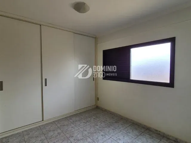 Apartamento com 109m² 3 quartos e 2 banheiros, para alugar, no bairro São Benedito em Uberaba