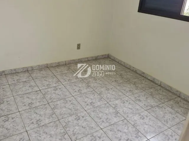 Apartamento com 109m² 3 quartos e 2 banheiros, para alugar, no bairro São Benedito em Uberaba