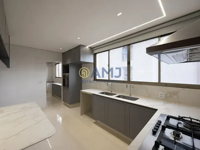 Apartamento 4 quartos e 3 banheiros, à venda, no bairro Setor Bueno em Goiânia