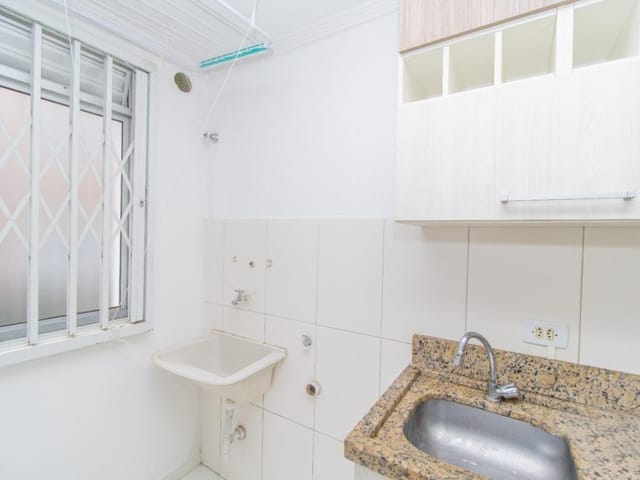 Apartamento 1 quarto e 1 banheiro, à venda, no bairro Hauer em Curitiba