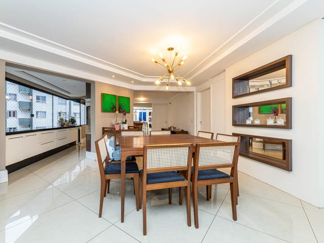 Apartamento 3 quartos e 4 banheiros, à venda, no bairro Batel em Curitiba