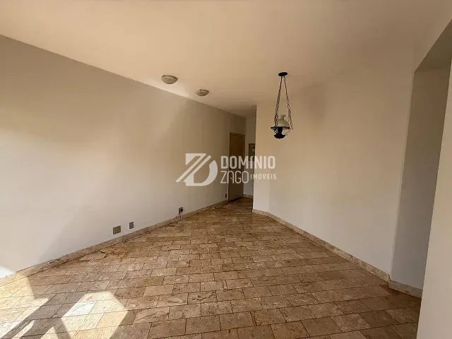 Apartamento 2 quartos e 2 banheiros, para alugar, no bairro Irmãos Soares em Uberaba