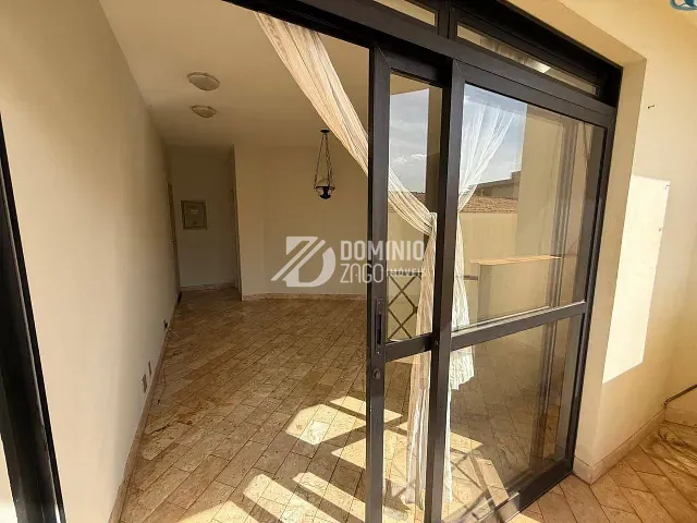 Apartamento 2 quartos e 2 banheiros, para alugar, no bairro Irmãos Soares em Uberaba