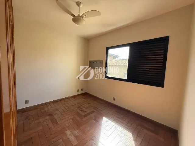 Apartamento 2 quartos e 2 banheiros, para alugar, no bairro Irmãos Soares em Uberaba