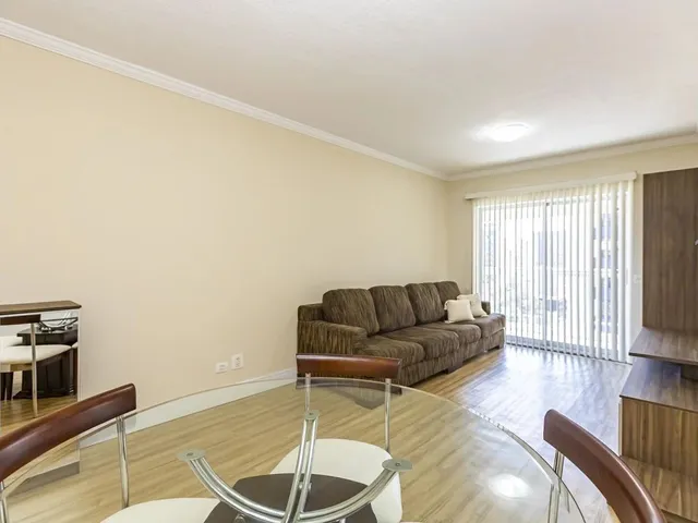 Apartamento 2 quartos e 2 banheiros, à venda, no bairro Batel em Curitiba