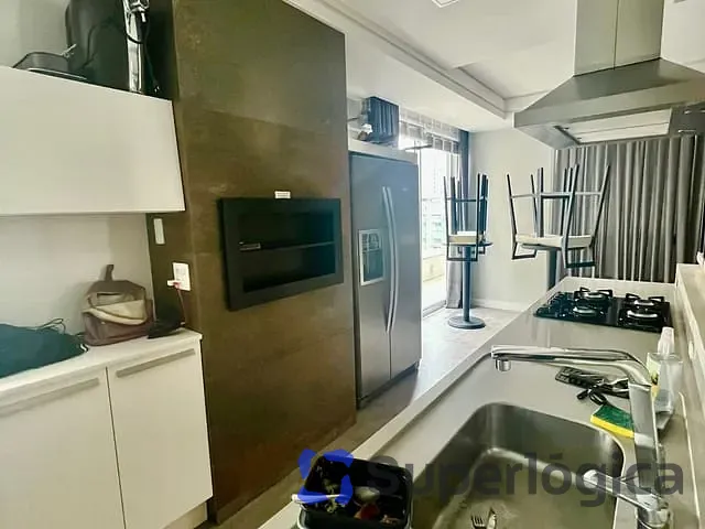 Apartamento 4 quartos e 4 banheiros, à venda, no bairro Pioneiros em Balneário Camboriú