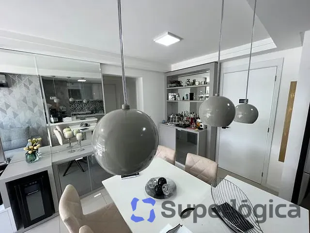 Apartamento com 85m² 2 quartos e 2 banheiros, à venda, no bairro Centro em Balneário Camboriú
