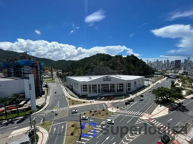 Apartamento com 85m² 2 quartos e 2 banheiros, à venda, no bairro Centro em Balneário Camboriú