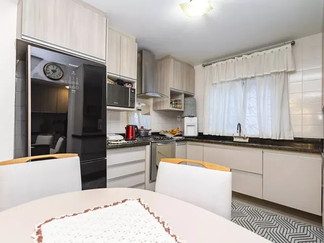 Apartamento 3 quartos e 2 banheiros, à venda, no bairro Tingui em Curitiba
