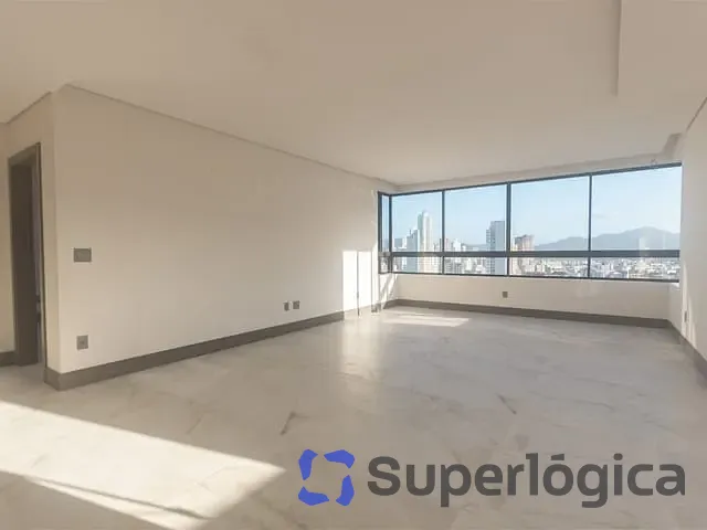 Apartamento com 272m², à venda, no bairro Centro em Balneário Camboriú