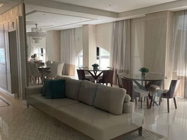 Apartamento com 250m² 4 quartos e 5 banheiros, à venda, no bairro Meia Praia em Itapema