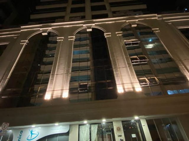 Apartamento com 250m² 4 quartos e 5 banheiros, à venda, no bairro Meia Praia em Itapema