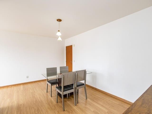 Apartamento 3 quartos e 1 banheiro, à venda, no bairro Campo Comprido em Curitiba