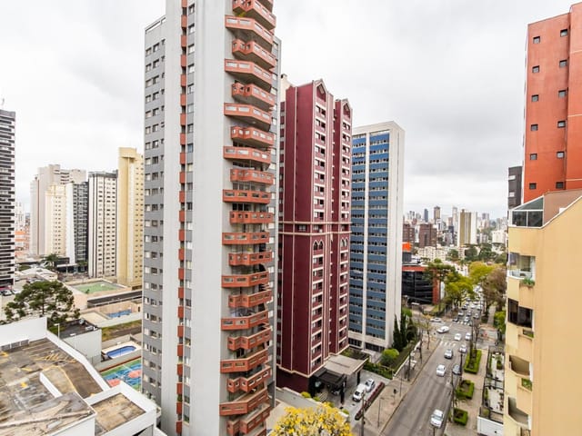 Apartamento 3 quartos e 2 banheiros, à venda, no bairro Batel em Curitiba