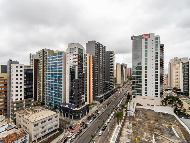 Apartamento 3 quartos e 2 banheiros, à venda, no bairro Batel em Curitiba