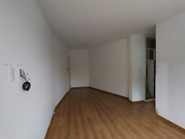 Apartamento 1 quarto e 1 banheiro, à venda, no bairro Coronel Veiga em Petrópolis