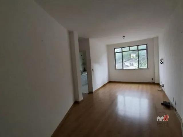 Apartamento 1 quarto e 1 banheiro, à venda, no bairro Coronel Veiga em Petrópolis